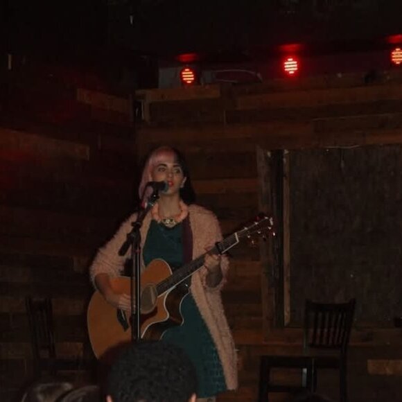 Melanie Martinez 2015 Gap City 1st Tour Autographed Signed Shirt - Picture 3 of 9